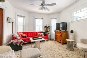 104R Ellery St, Unit 1 in Cambridge, MA - Foto de edificio - Building Photo