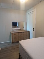 106 E 3rd St in Salisbury, MO - Building Photo