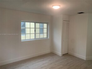 1218 Salzedo St in Coral Gables, FL - Building Photo - Building Photo