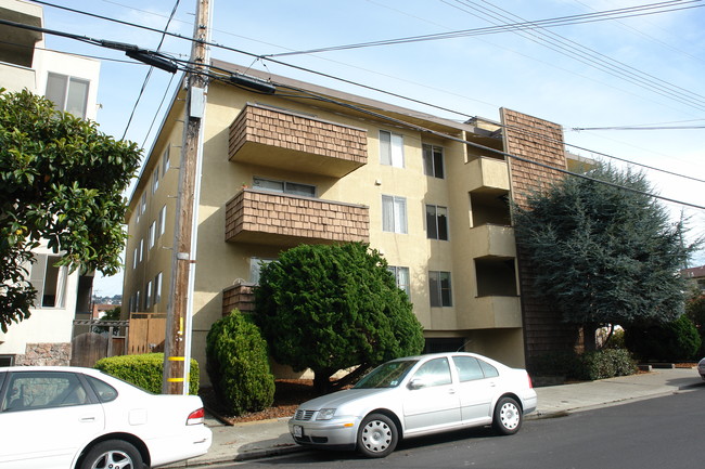 415 Cornell Ave in Albany, CA - Building Photo - Building Photo