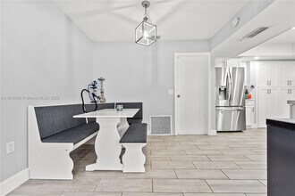 9480 NW 26th St in Sunrise, FL - Building Photo - Building Photo