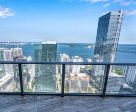 1300 S Miami Ave, Unit 4805 in Miami, FL - Foto de edificio - Building Photo