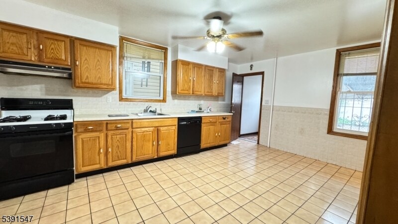 324 Court St in Elizabeth, NJ - Building Photo