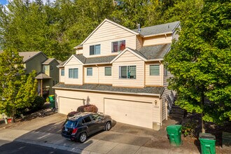 13030-13060 SW Creekshire Dr in Tigard, OR - Building Photo - Primary Photo