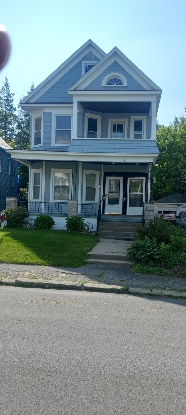 824 Hampton Ave, Unit 2 - 2nd Fl