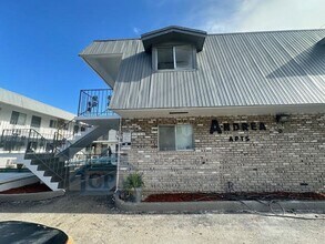 Andrea in Hollywood, FL - Building Photo - Interior Photo