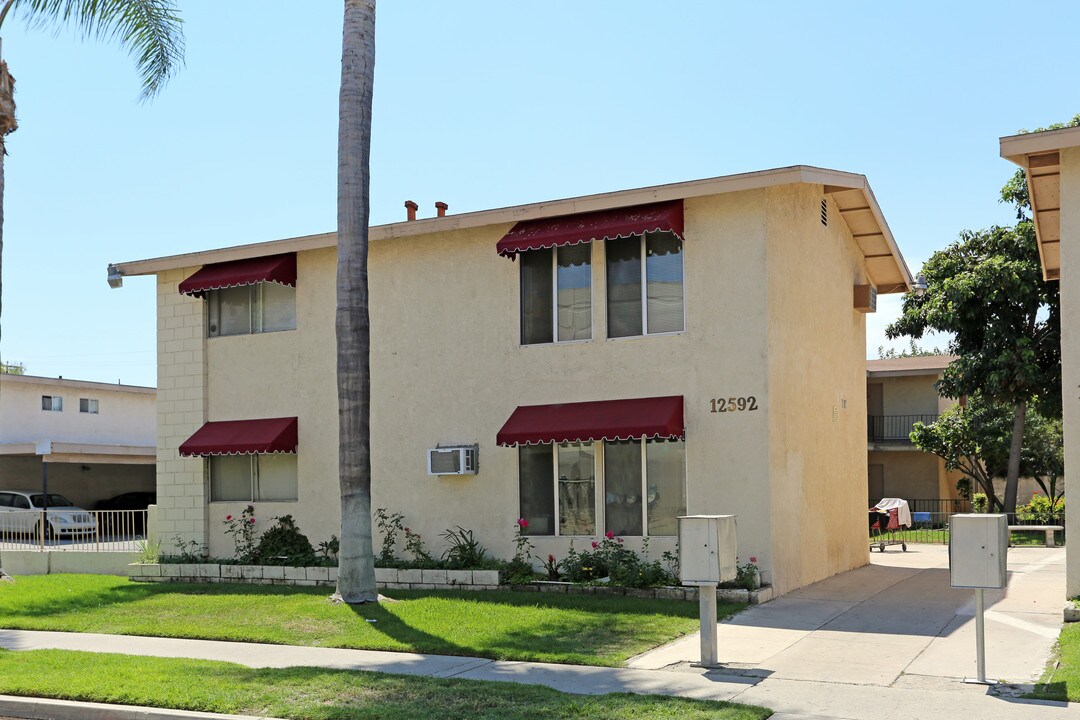 12592 Keel Ave in Garden Grove, CA - Foto de edificio