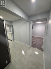 3104 Tours Rd in Mississauga, ON - Building Photo - Building Photo