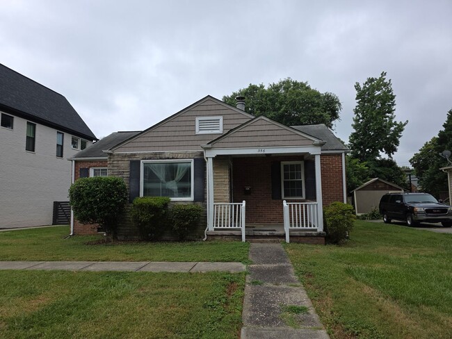 property at 356 Melbourne Ct