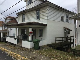 63 Jones Ave in Morgantown, WV - Building Photo
