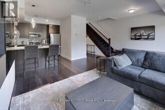 90 Stadium Rd in Toronto, ON - Building Photo - Building Photo