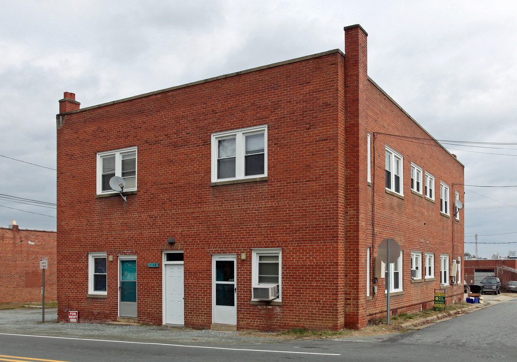 126 S Beaumont Ave in Burlington, NC - Foto de edificio