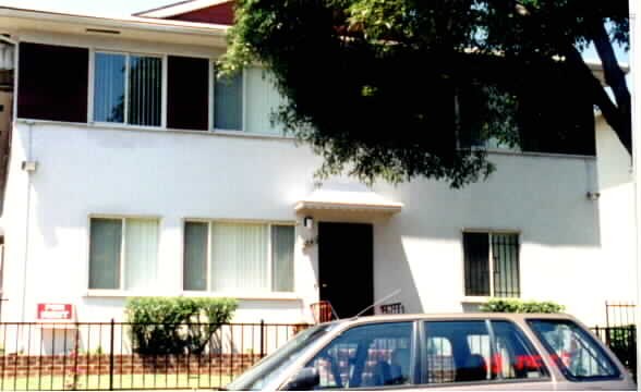 5845-5849 Harold Way in Los Angeles, CA - Foto de edificio - Building Photo