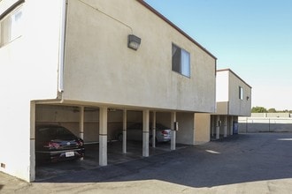 946-950 Beach St. in Inglewood, CA - Foto de edificio - Building Photo