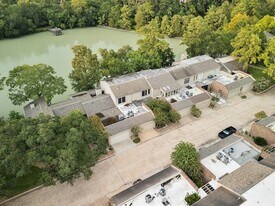 12660 Briar Patch Dr in Houston, TX - Building Photo