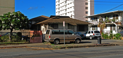 1703 S Beretania St in Honolulu, HI - Building Photo - Building Photo