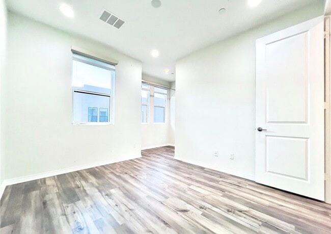 110 Keeper, Unit Irvine in Irvine, CA - Building Photo - Building Photo