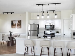 Preston Gardens in Perrysburg, OH - Building Photo - Building Photo