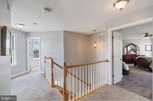3028 Landing Eagle Ct in Woodbridge, VA - Building Photo