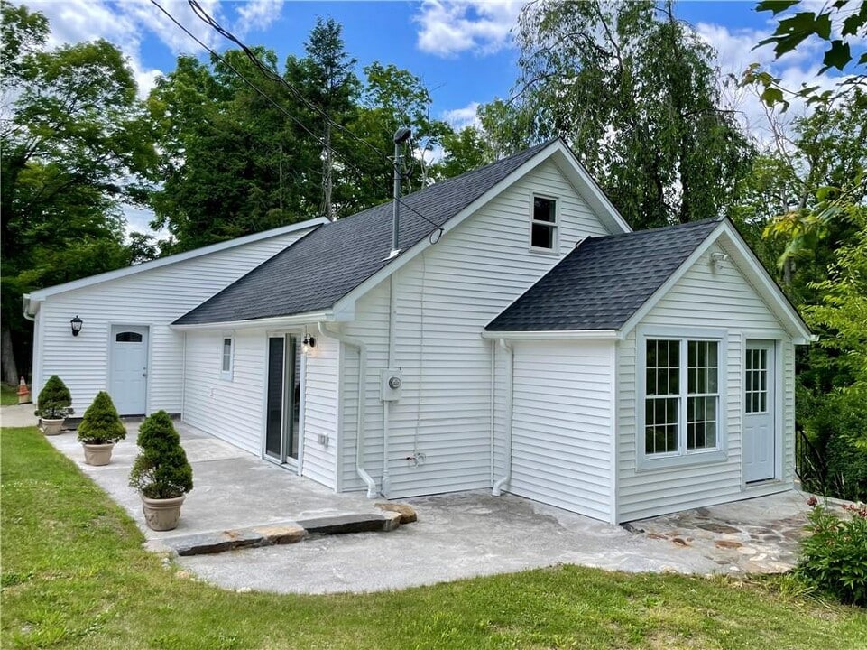 39 Webatuck Rd in Wingdale, NY - Building Photo