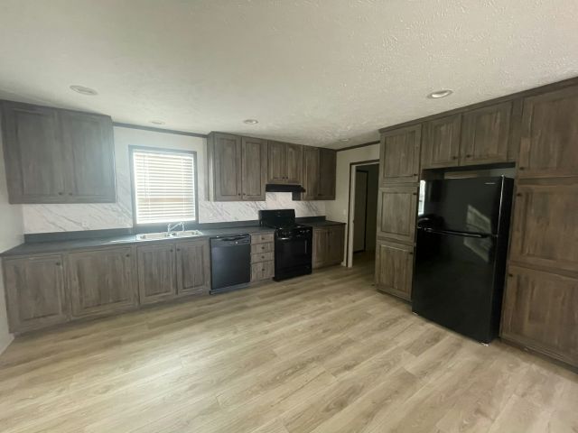 property at 452 Warbler Ln