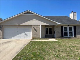 2840 Chillingworth Dr in Fayetteville, NC - Building Photo