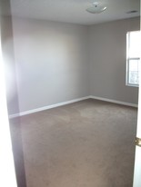 1105 Walters Dr in Manhattan, KS - Building Photo