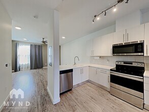 7805 Cooper Ln in Austin, TX - Building Photo - Building Photo
