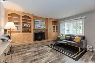 2255 Segundo Ct in Pleasanton, CA - Building Photo - Building Photo