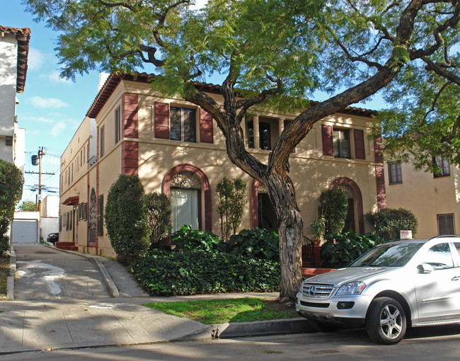 434 N Curson Ave in Los Angeles, CA - Building Photo - Building Photo