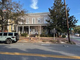 226 E Gwinnett St in Savannah, GA - Building Photo