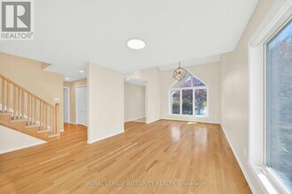 2877 Brigham Way in Ottawa, ON - Building Photo - Building Photo