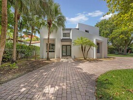 690 Bird Rd in Coral Gables, FL - Building Photo