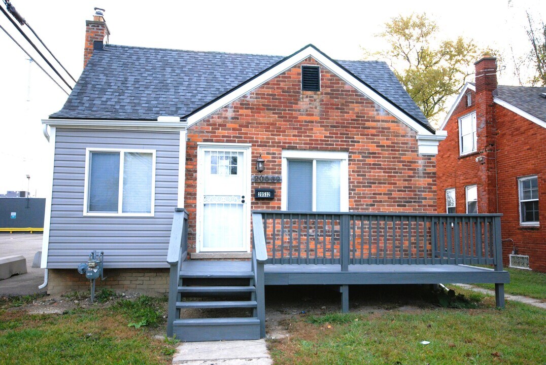 20532 Lesure St in Detroit, MI - Building Photo