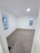 537 McCully St in White Oak, PA - Building Photo - Building Photo