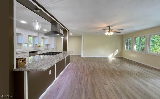 9315 Glenwood Trail in Brecksville, OH - Foto de edificio - Building Photo