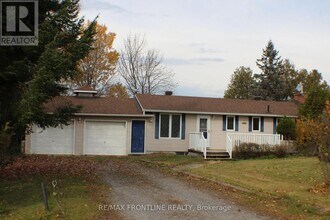 192 Hall Shore Rd in Lanark Highlands, ON - Building Photo - Building Photo