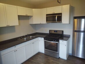 611 N Perry St in Davenport, IA - Building Photo - Building Photo