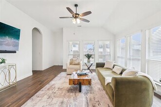 1236 Arrowwood Dr in Krugerville, TX - Foto de edificio - Building Photo