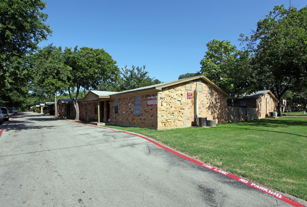 Las Palmas in Irving, TX - Foto de edificio