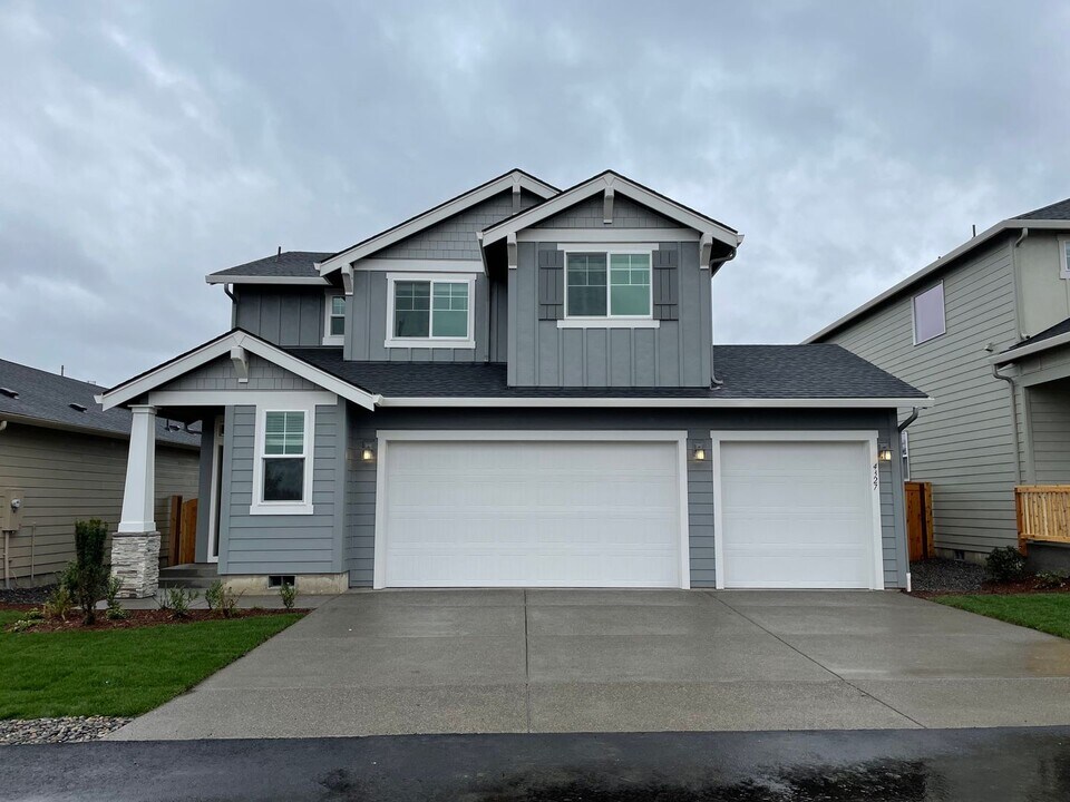 4327 S Willow Dr in Ridgefield, WA - Building Photo