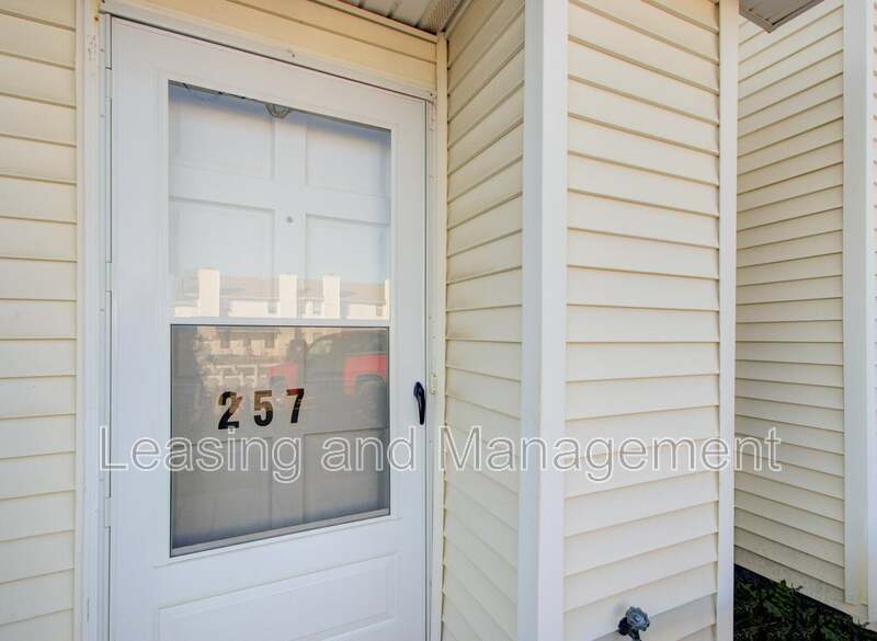 257 Pine Shadow Dr in Goose Creek, SC - Building Photo