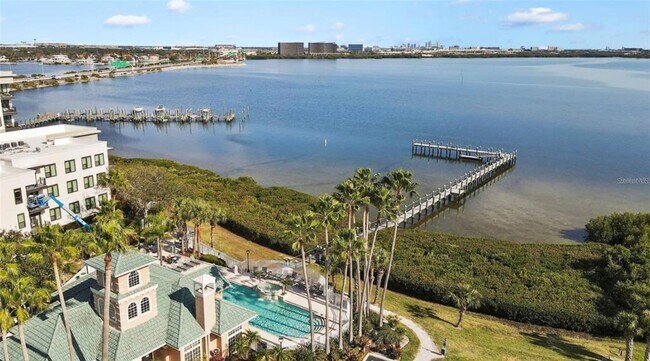 1203 Bay Club Cir in Tampa, FL - Building Photo - Building Photo