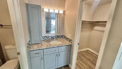 980 S Dexter St in Denver, CO - Building Photo - Building Photo