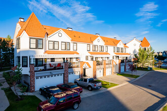 20 Royal Oak Ln NW in Calgary, AB - Building Photo - Building Photo