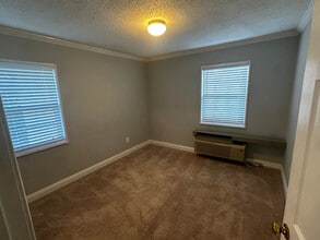 2301 Farrington Ave in Alexandria, VA - Building Photo - Building Photo