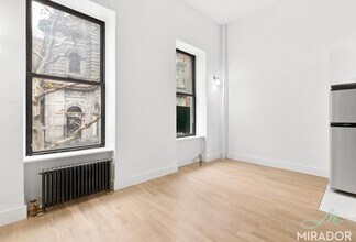 39 W 16th St in New York, NY - Building Photo - Building Photo