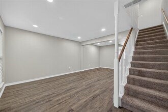 10381 Briar Forest Dr in Houston, TX - Foto de edificio - Building Photo