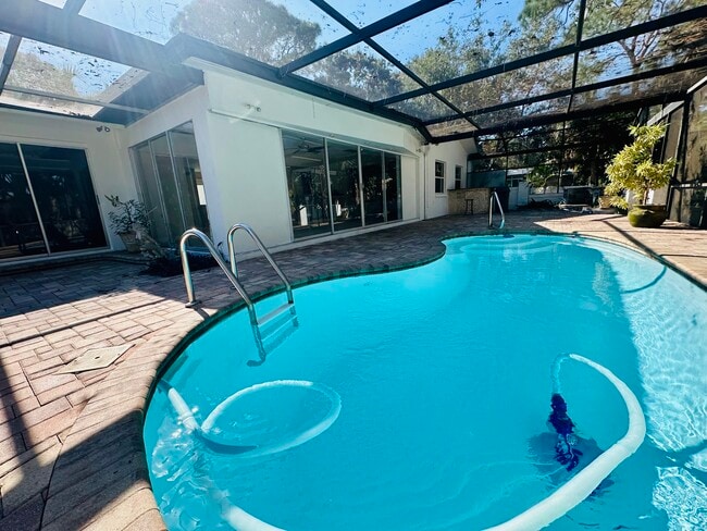 property at 1404 Riverside Dr
