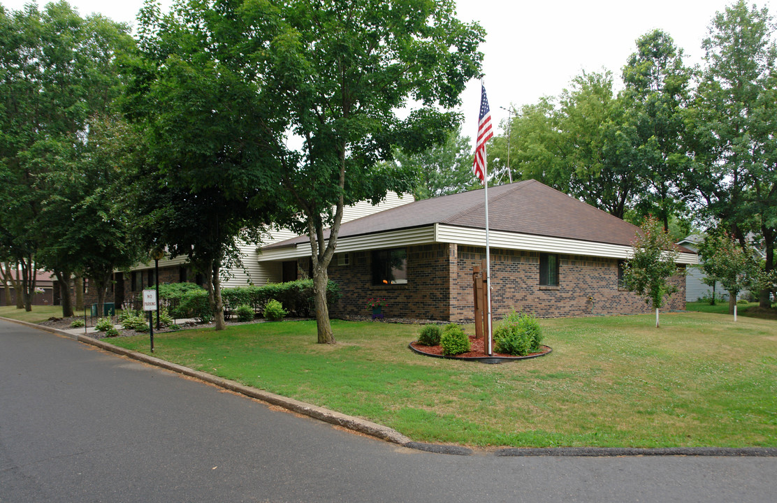 30930 Finch Ave in Stacy, MN - Building Photo